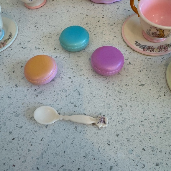 Disney Princesses Tea Set - Picture 8 of 10